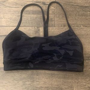 Flow Y Nulu Bra
Light Support, A–C Cups